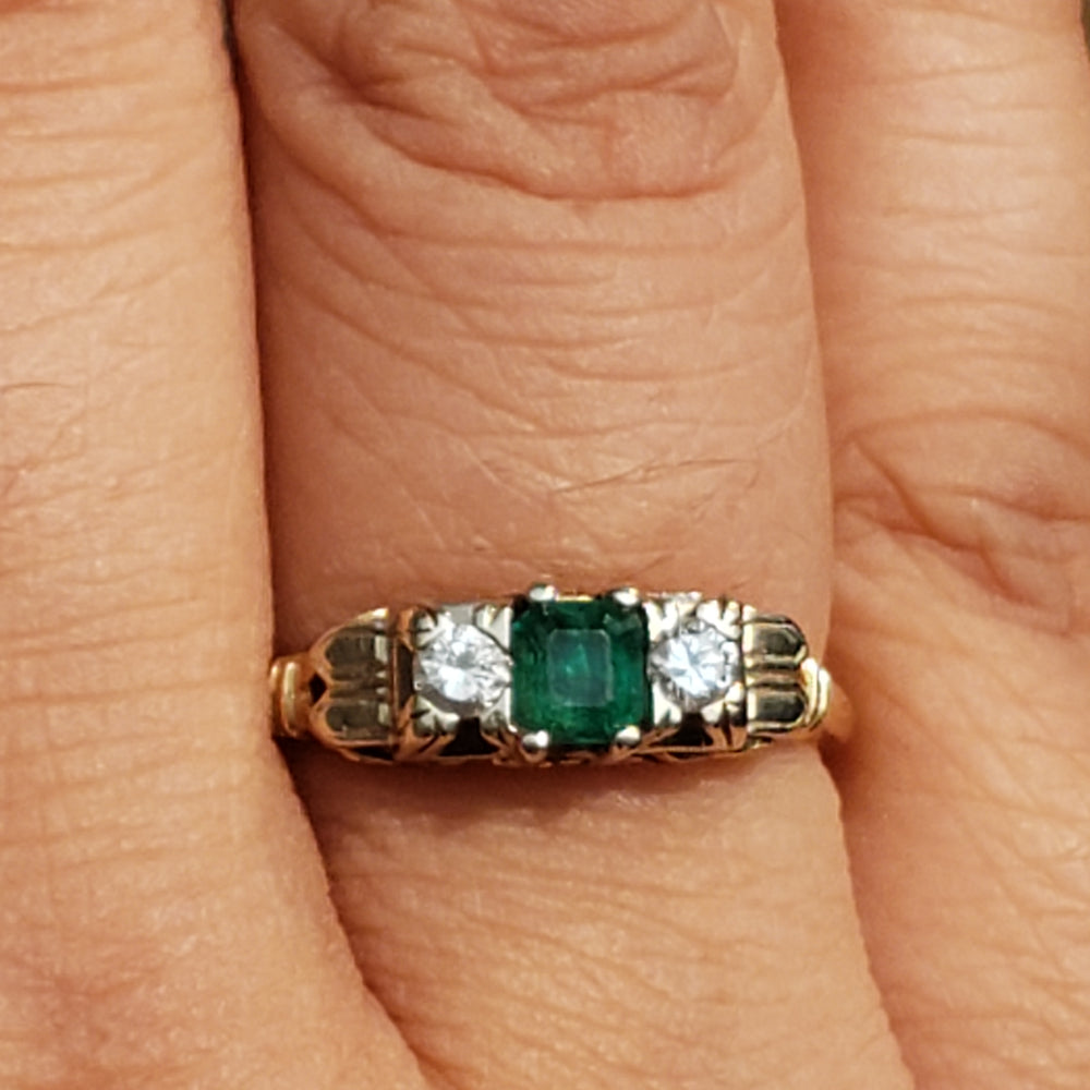 Art Deco Emerald and Diamond Ring / Two Tone Green Emerald and Diamond Ring / Art Deco Ring
