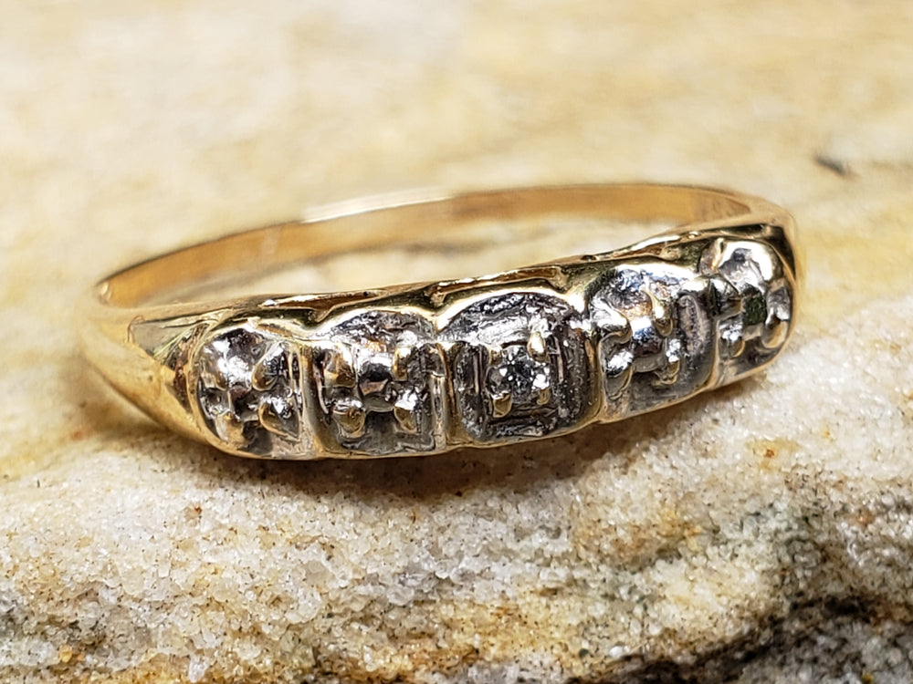 Illusion Set Diamond Band / Vintage Wedding Band / Art Deco Illusion Set Diamond Ring