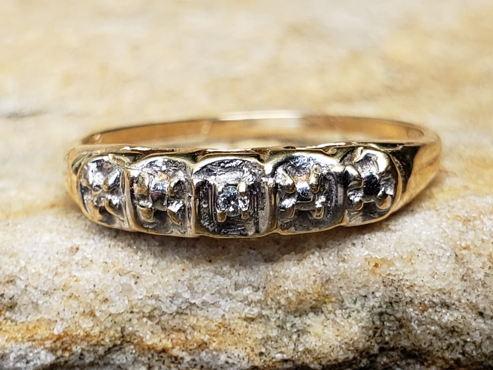 Illusion Set Diamond Band / Vintage Wedding Band / Art Deco Illusion Set Diamond Ring