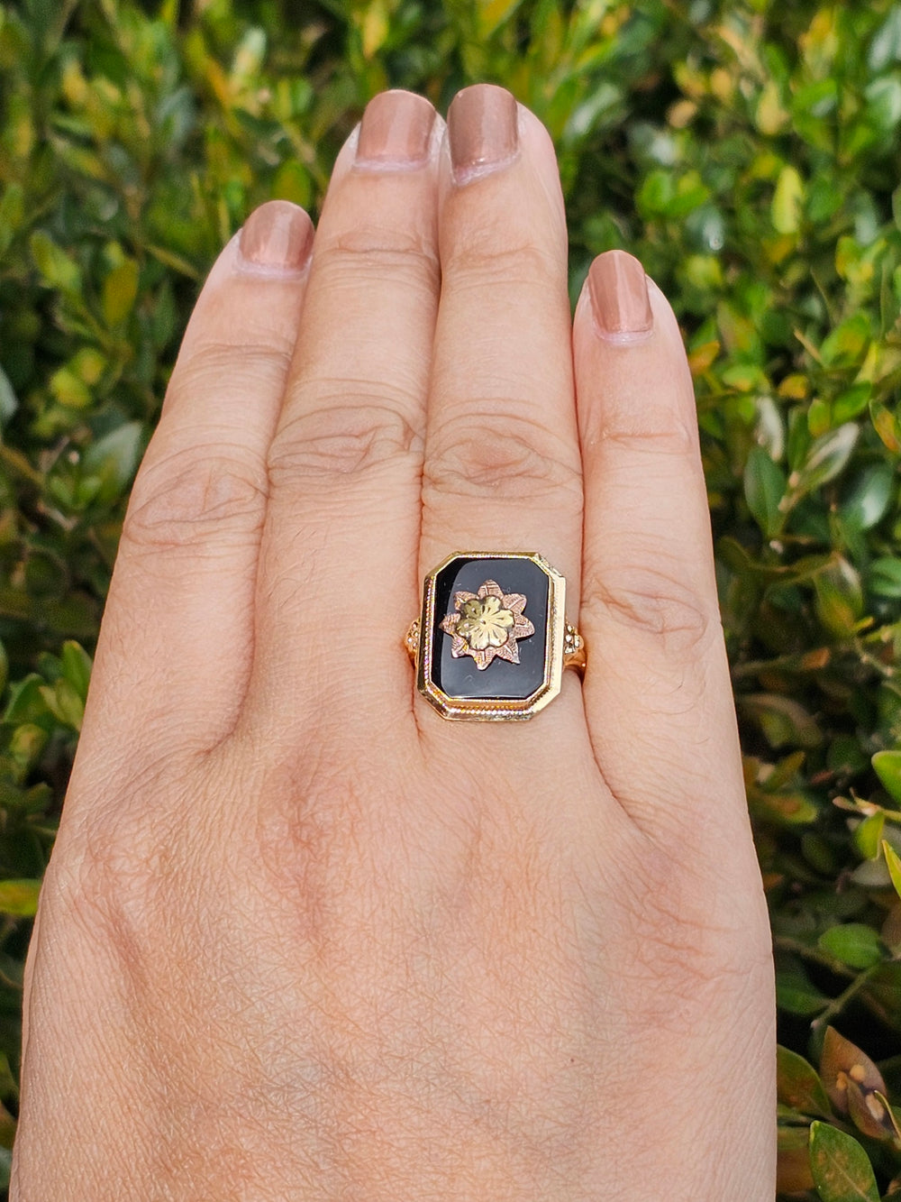 Edwardian Onyx and Gold Ring / Floral Onyx Statement Ring