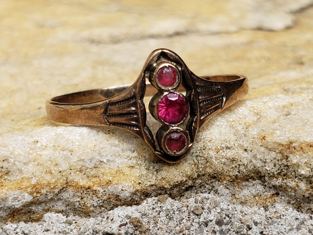 Antique Synthetic Ruby Ring / Synthetic Ruby Ring circa 1900s