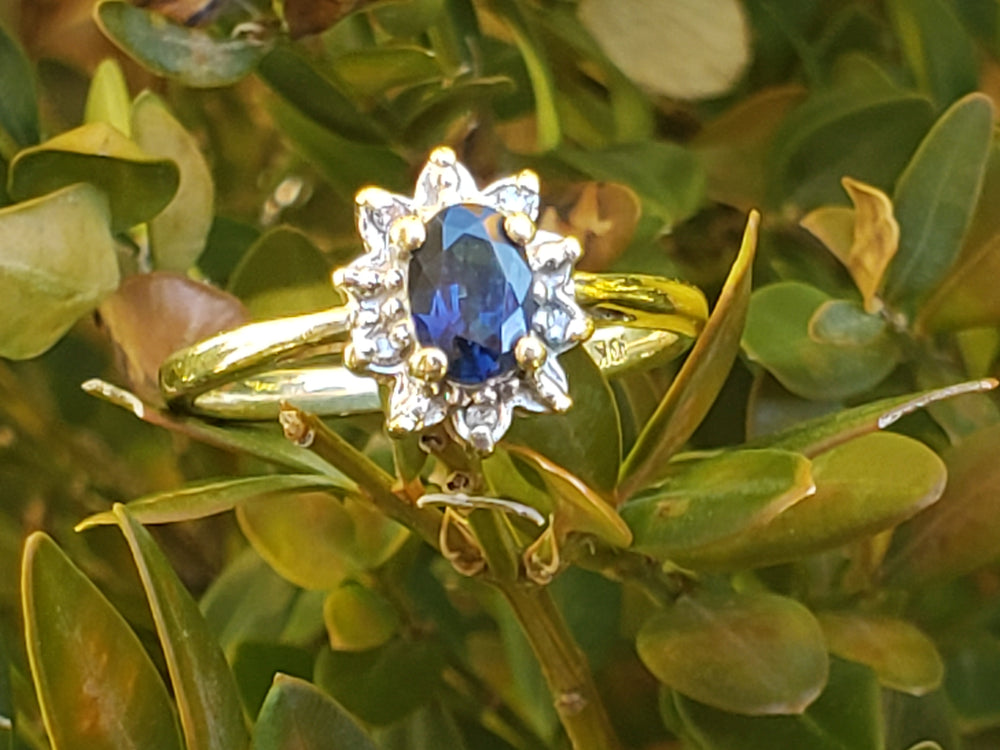 Vintage Blue Sapphire and Diamond Cluster Ring / Princess Diana Kate Middleton/Sapphire Engagement Ring