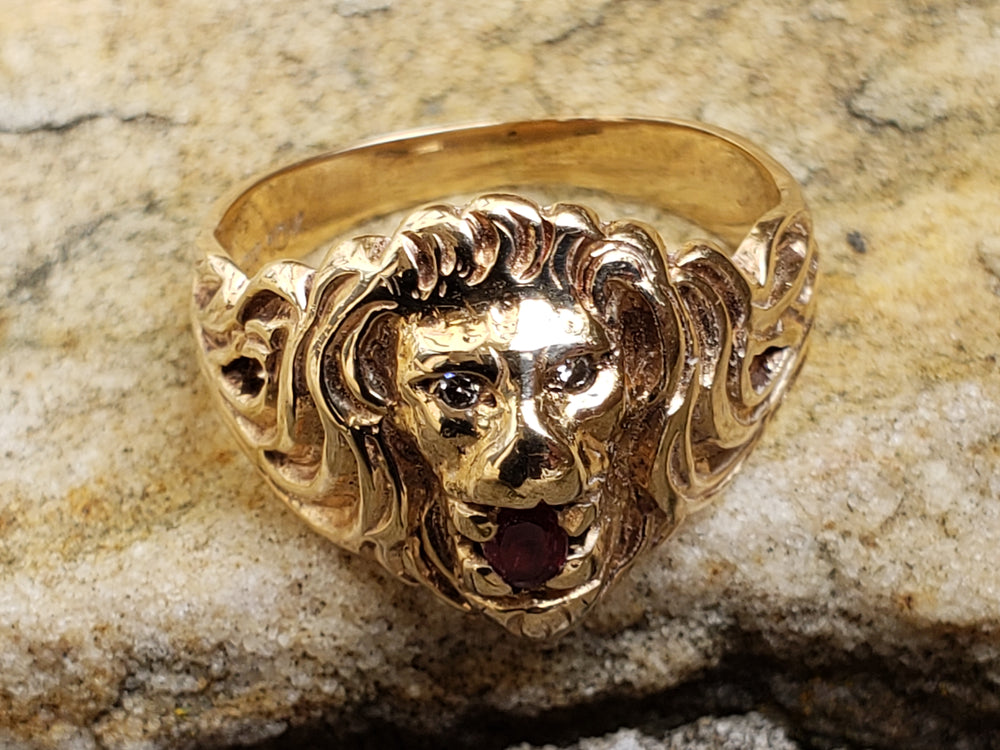 Statement Ruby and Diamond Lion Ring / Lioness Ring / Leo Ring / Gold Lion