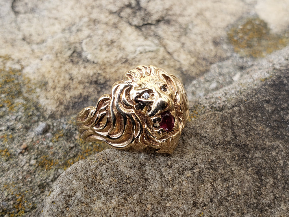 Statement Ruby and Diamond Lion Ring / Lioness Ring / Leo Ring / Gold Lion