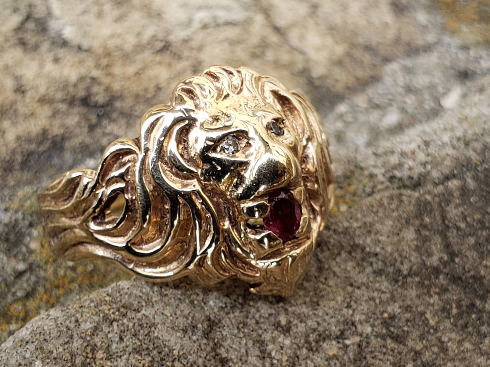 Statement Ruby and Diamond Lion Ring / Lioness Ring / Leo Ring / Gold Lion