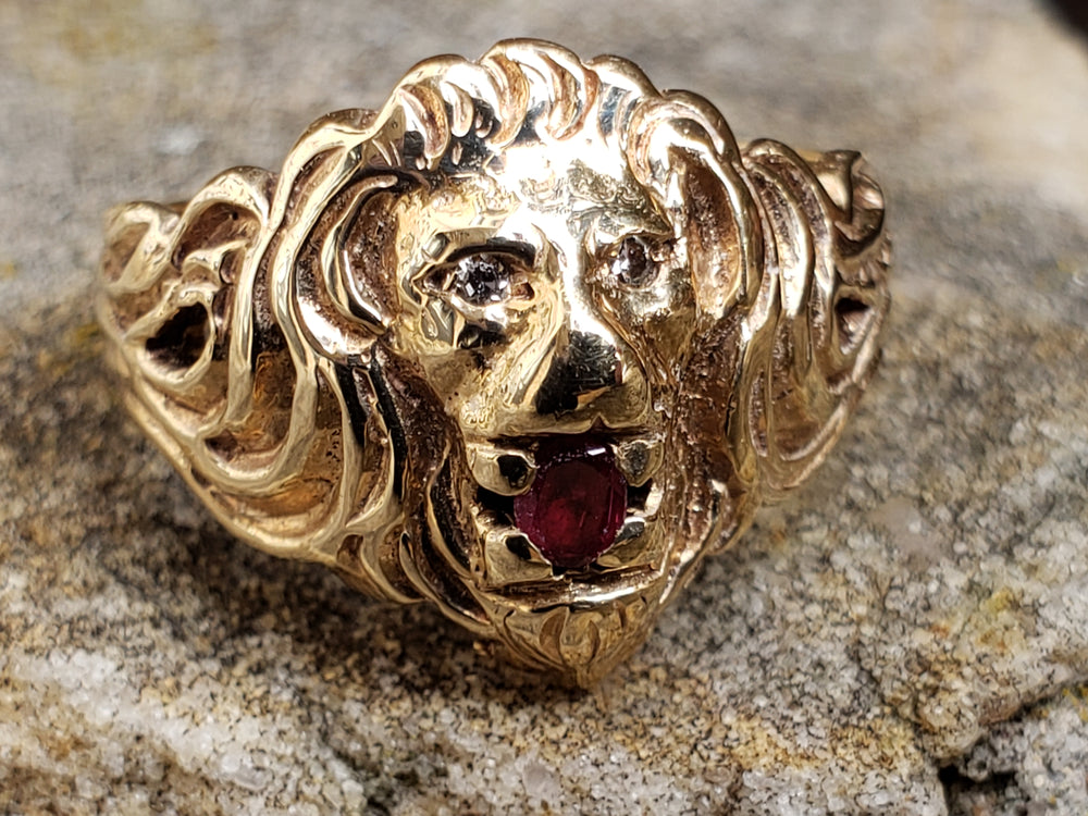 Statement Ruby and Diamond Lion Ring / Lioness Ring / Leo Ring / Gold Lion