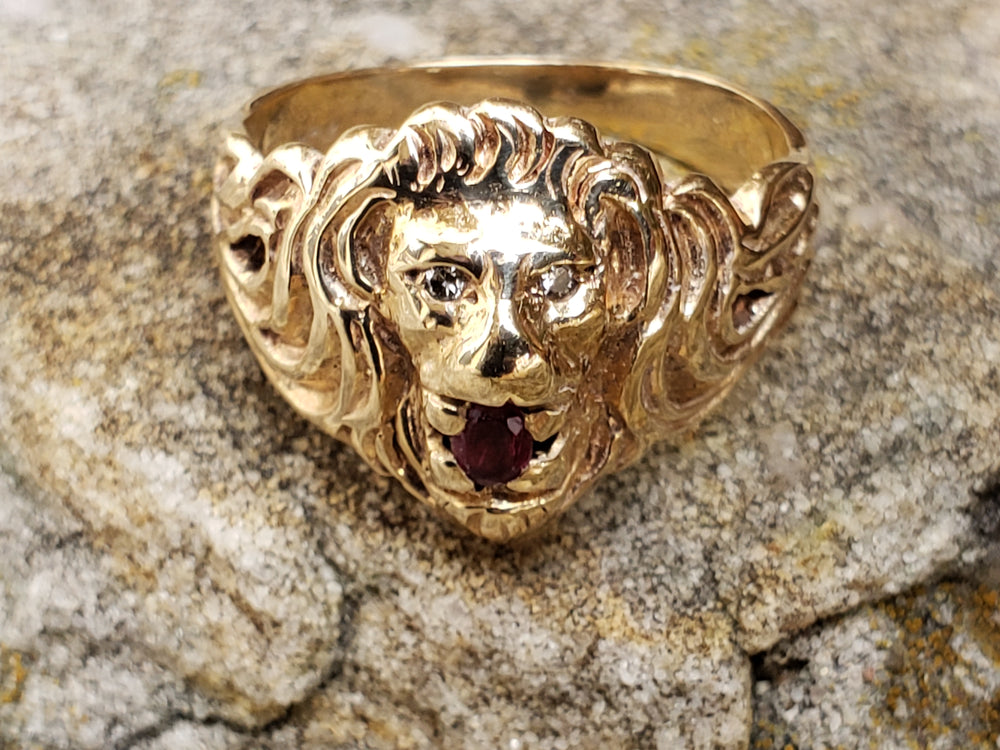 Statement Ruby and Diamond Lion Ring / Lioness Ring / Leo Ring / Gold Lion