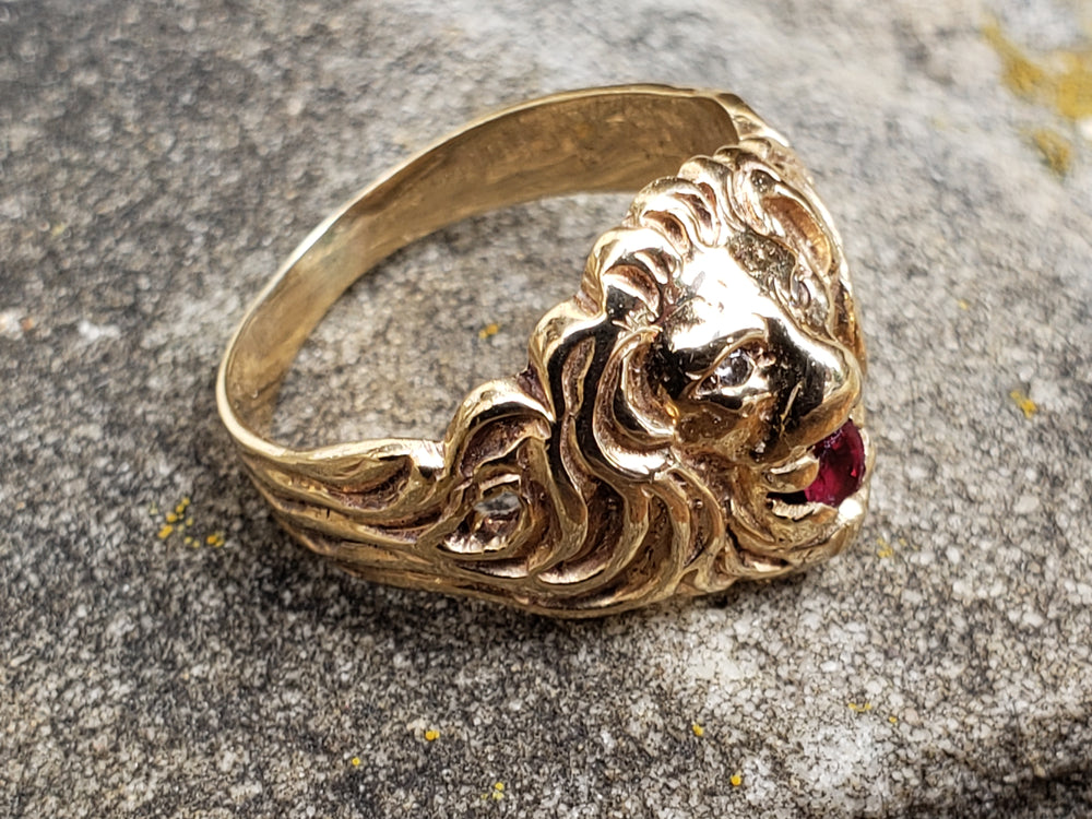 Statement Ruby and Diamond Lion Ring / Lioness Ring / Leo Ring / Gold Lion