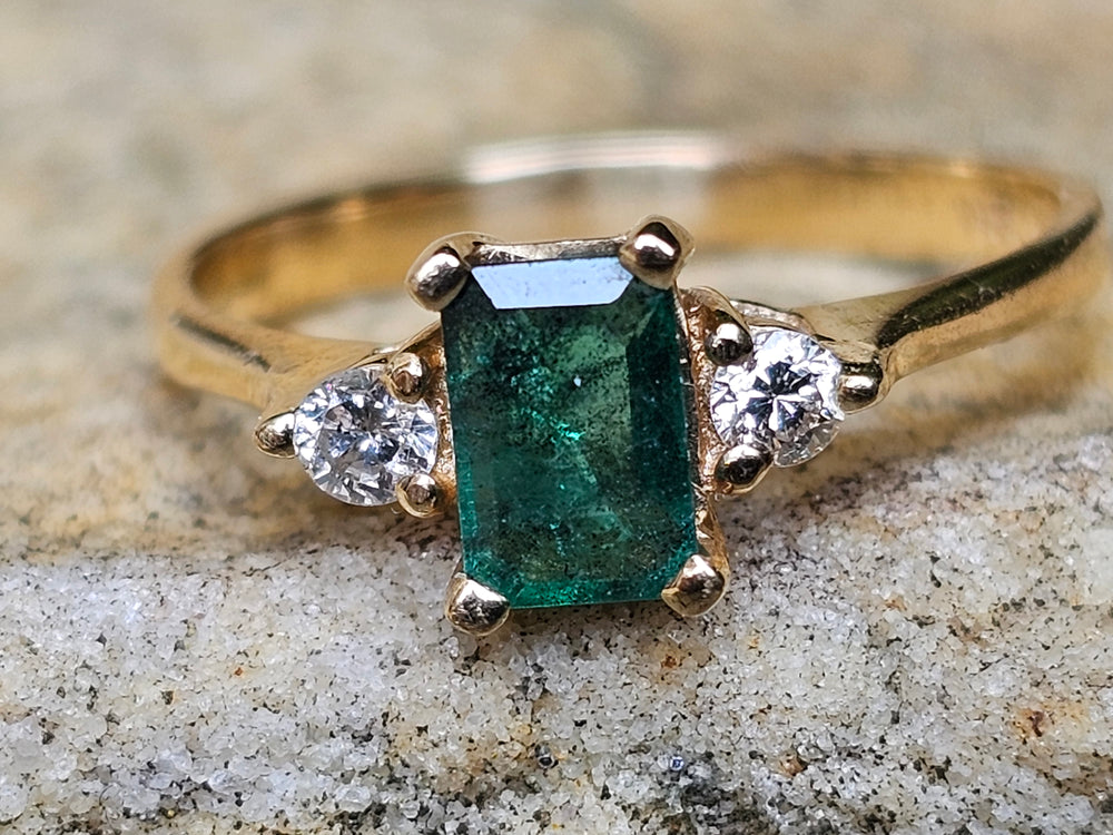 Vintage Emerald and Diamond Ring / May Birthstone / Emerald and Diamond Ring / Natural Emerald and Diamond Ring