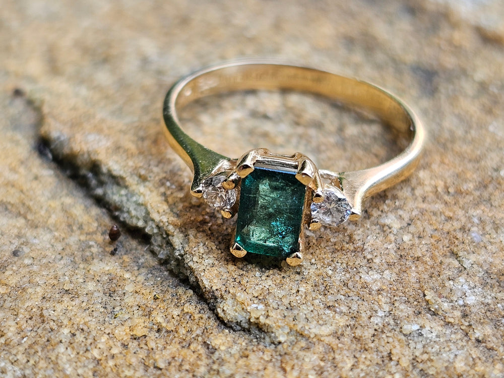 Vintage Emerald and Diamond Ring / May Birthstone / Emerald and Diamond Ring / Natural Emerald and Diamond Ring