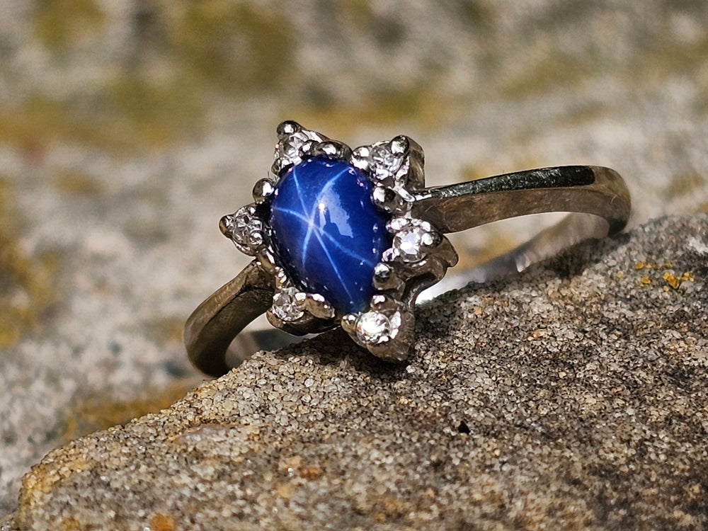 Vintage Lindy Star Sapphire Ring / 1950s Vintage Blue Star Sapphire / Synthetic Star Sapphire Ring / Synthetic Sapphire