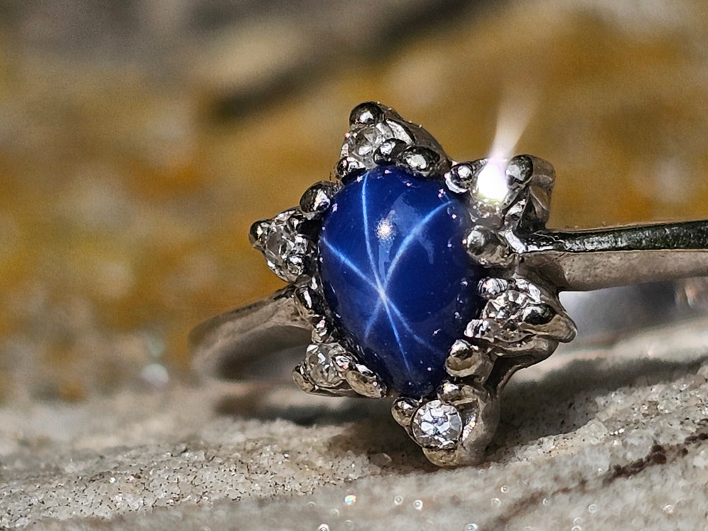 Vintage Lindy Star Sapphire Ring / 1950s Vintage Blue Star Sapphire / Synthetic Star Sapphire Ring / Synthetic Sapphire