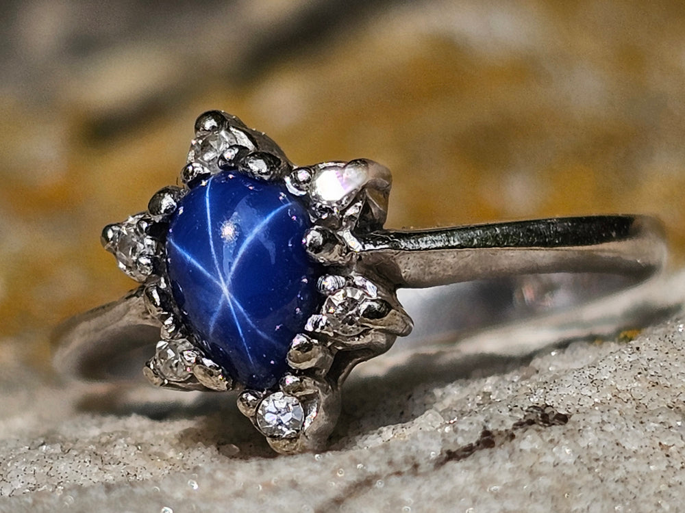 Vintage Lindy Star Sapphire Ring / 1950s Vintage Blue Star Sapphire / Synthetic Star Sapphire Ring / Synthetic Sapphire