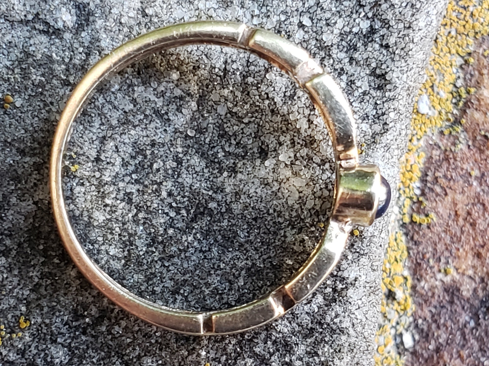 Cabochon Blue Sapphire and Diamond Ring / Sapphire and Diamond Ring / September Birthstone Ring