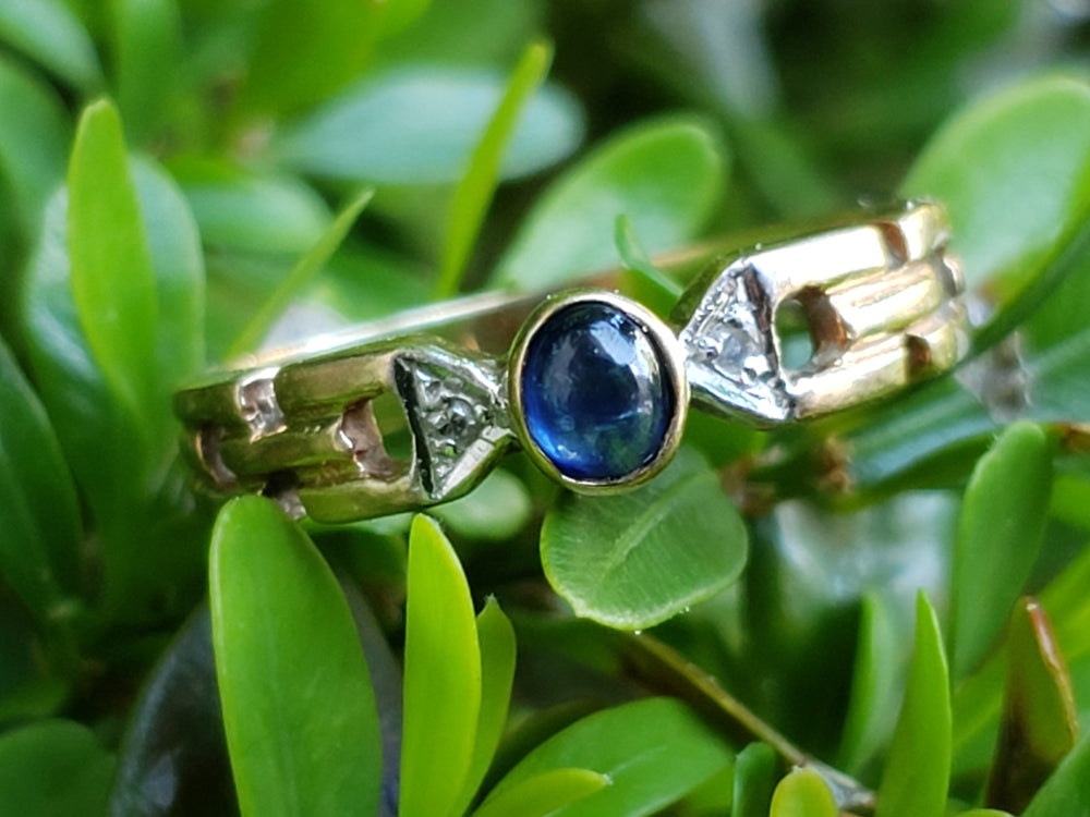 Cabochon Blue Sapphire and Diamond Ring / Sapphire and Diamond Ring / September Birthstone Ring