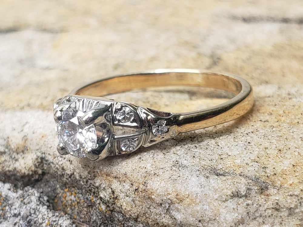 Art Deco Engagement Ring / Stunning Vintage Engagement Ring / Diamond Solitaire Ring