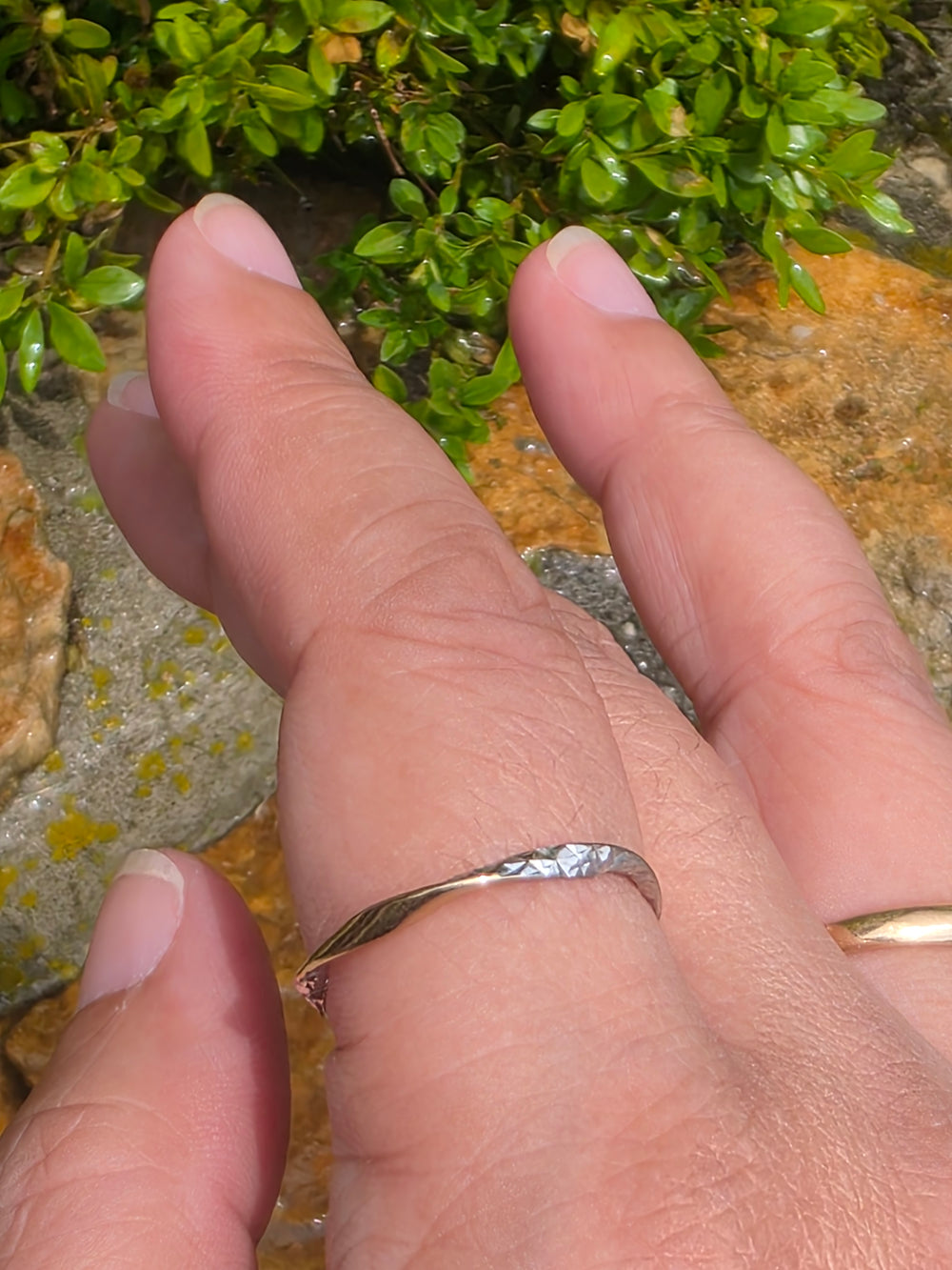 Two tone statement ring / White gold textured ring / Wavy Yellow and White Gold Band / Möbius ring