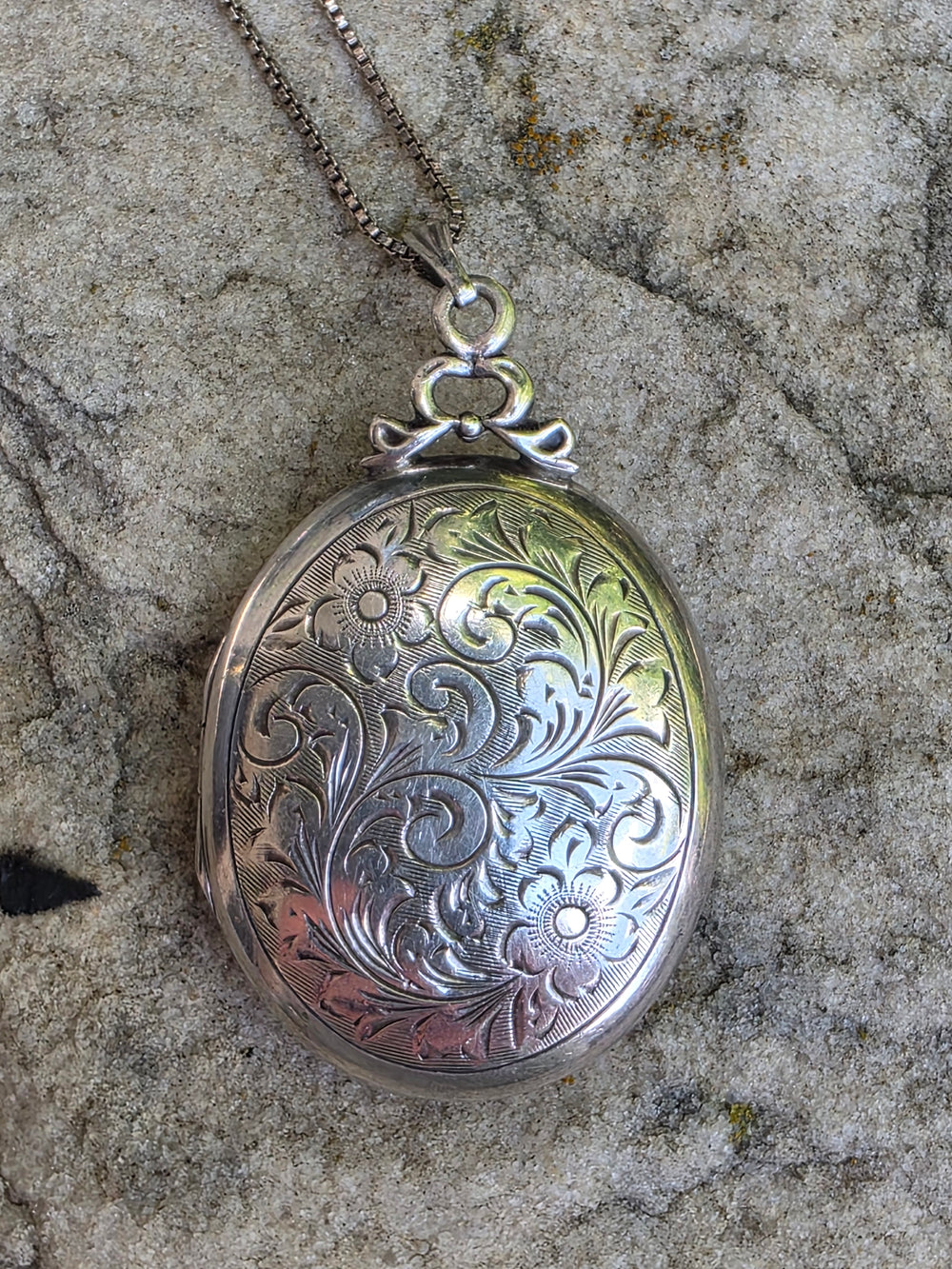 Engraved Silver Locket / Hand Engraved Oval Silver Locket / Floral Engraved Locket