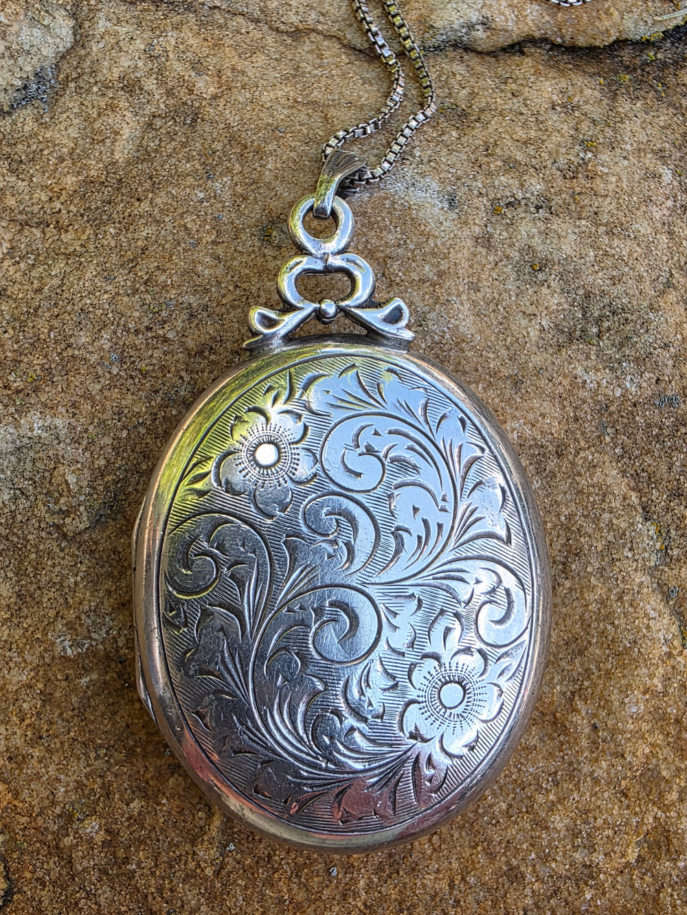 Engraved Silver Locket / Hand Engraved Oval Silver Locket / Floral Engraved Locket