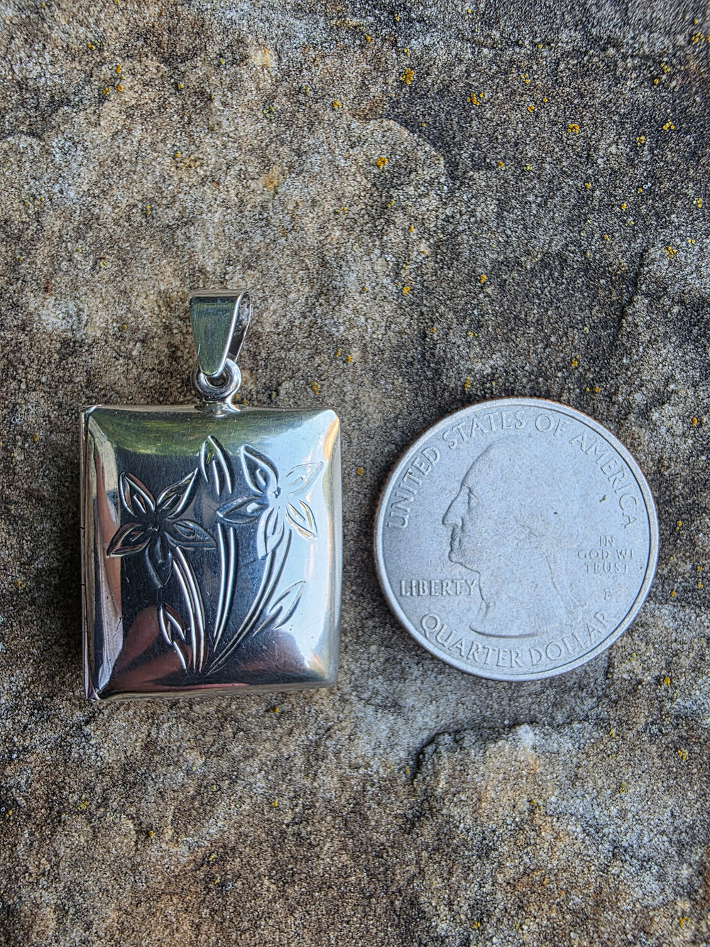 Daffodils Engraved Locket / Square Locket / Floral Sterling Silver Locket