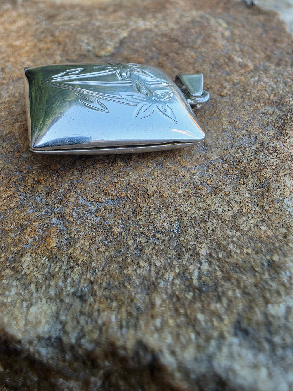 Daffodils Engraved Locket / Square Locket / Floral Sterling Silver Locket