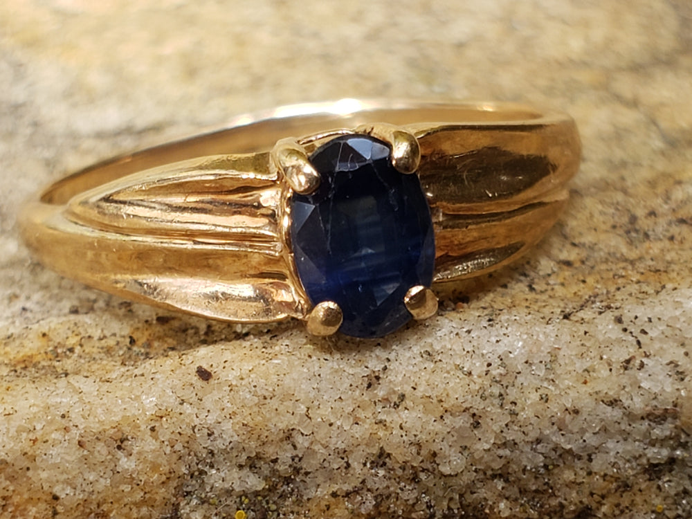 Sapphire Ring / Blue Sapphire Solitaire Ring / September Birthstone Ring / Natural Sapphire Ring