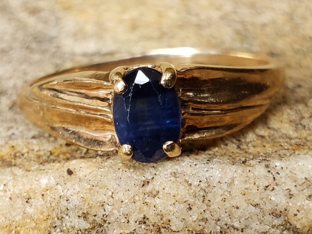 Sapphire Ring / Blue Sapphire Solitaire Ring / September Birthstone Ring / Natural Sapphire Ring