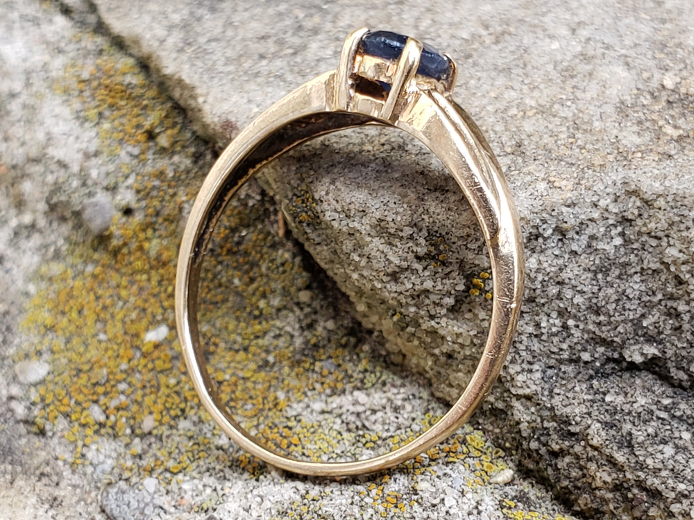 Sapphire Ring / Blue Sapphire Solitaire Ring / September Birthstone Ring / Natural Sapphire Ring