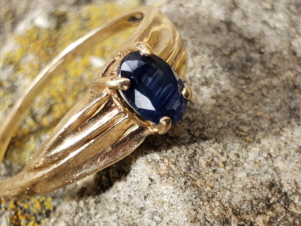 Sapphire Ring / Blue Sapphire Solitaire Ring / September Birthstone Ring / Natural Sapphire Ring