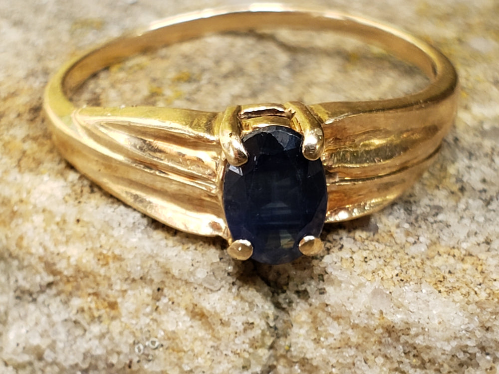 Sapphire Ring / Blue Sapphire Solitaire Ring / September Birthstone Ring / Natural Sapphire Ring