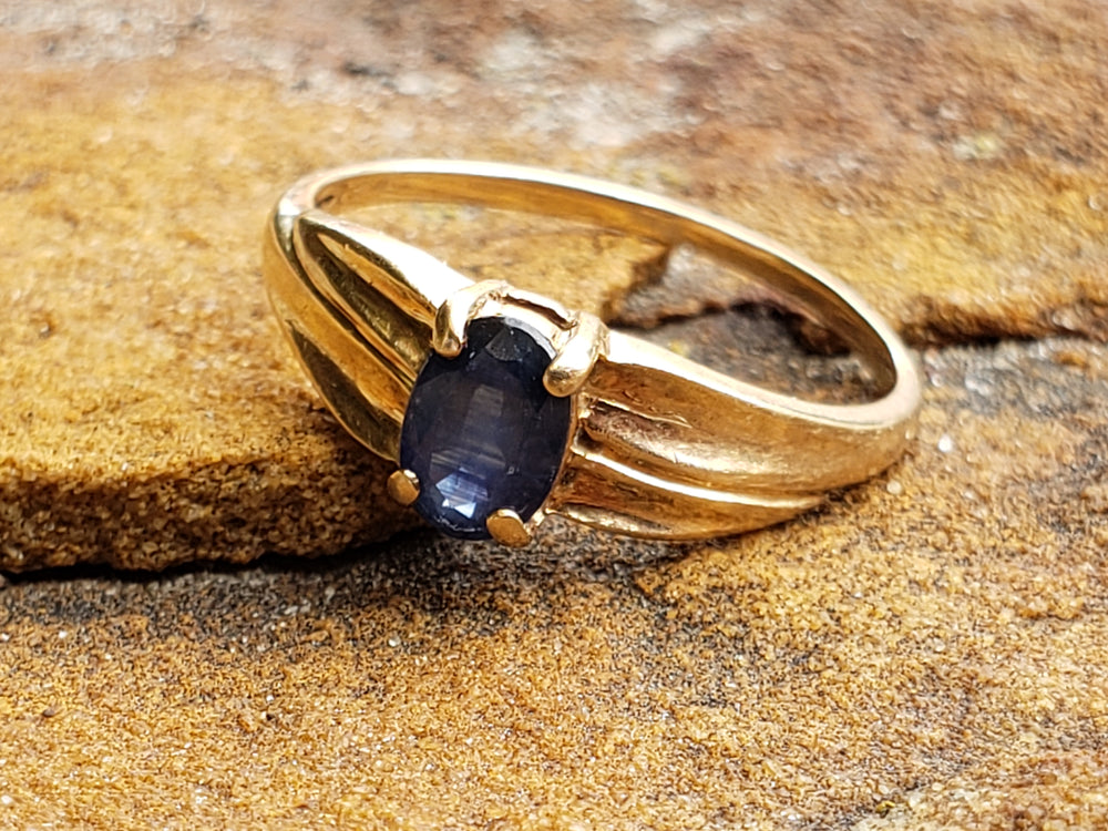 Sapphire Ring / Blue Sapphire Solitaire Ring / September Birthstone Ring / Natural Sapphire Ring