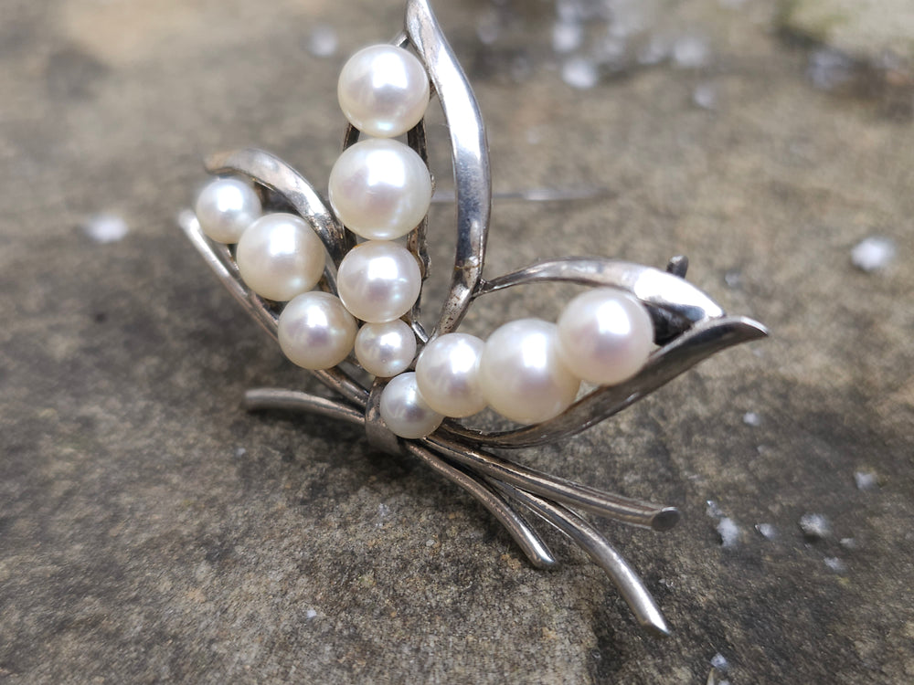 circa 1940s Mikimoto Akoya Pearl Brooch / Sterling Silver and Japanese Cultured Pearl Brooch / Cultured Pearls