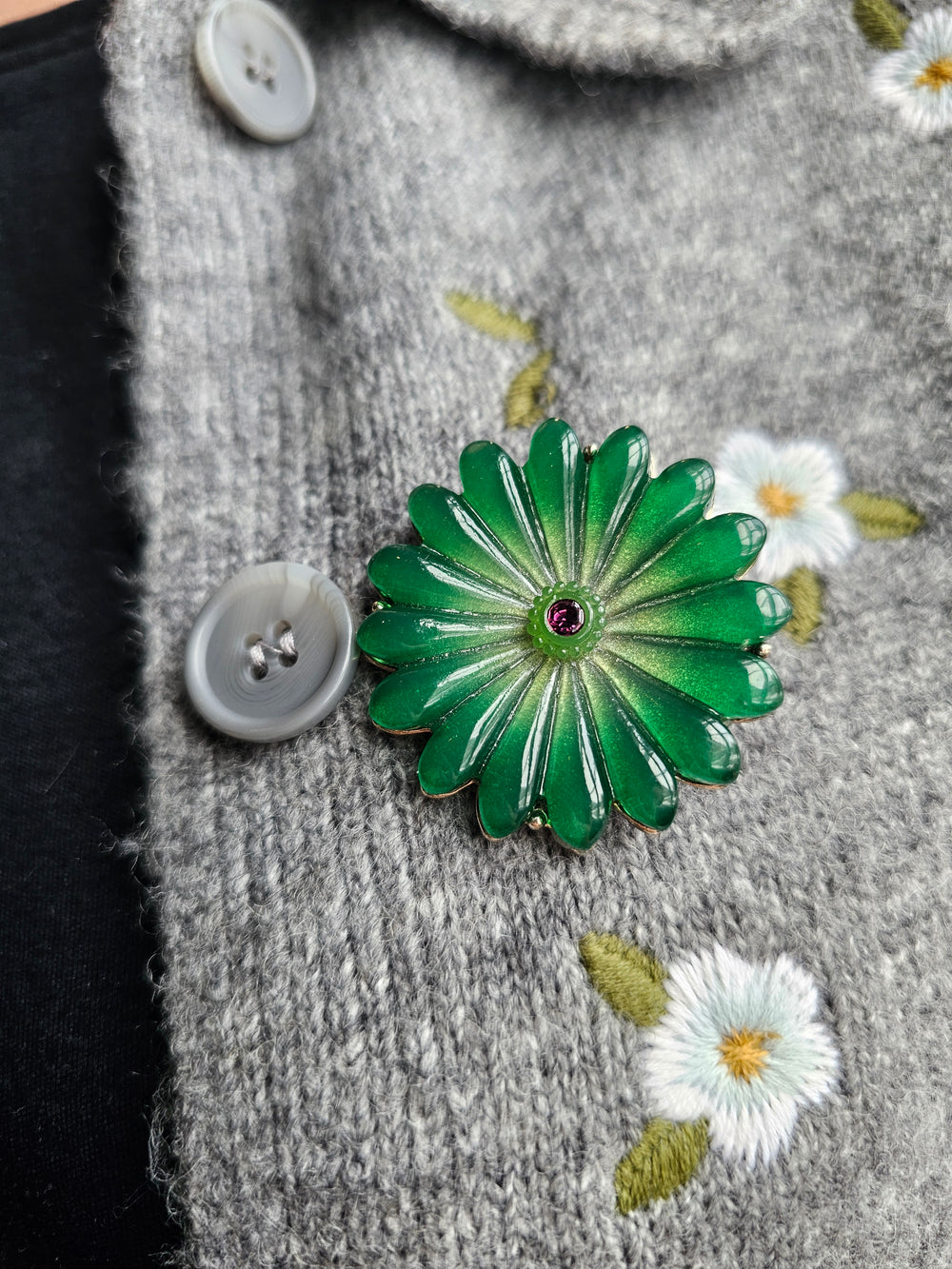 1960s Retro vintage green molded glass flower brooch