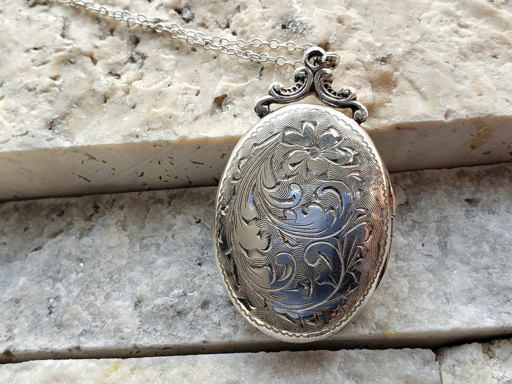 Engraved Silver Locket with Photos / ICM Engraved Locket / Floral Locket