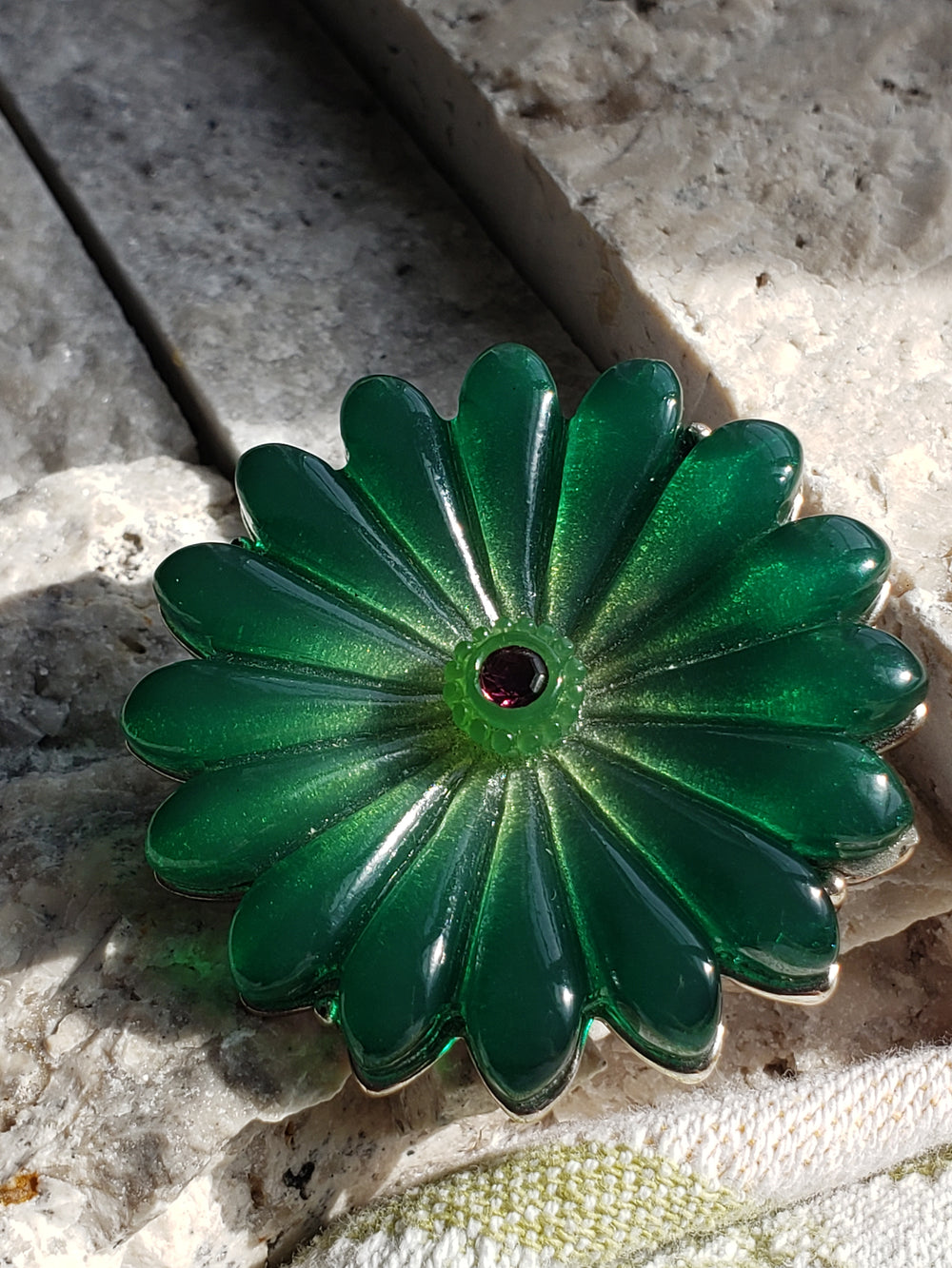 1960s Retro vintage green molded glass flower brooch