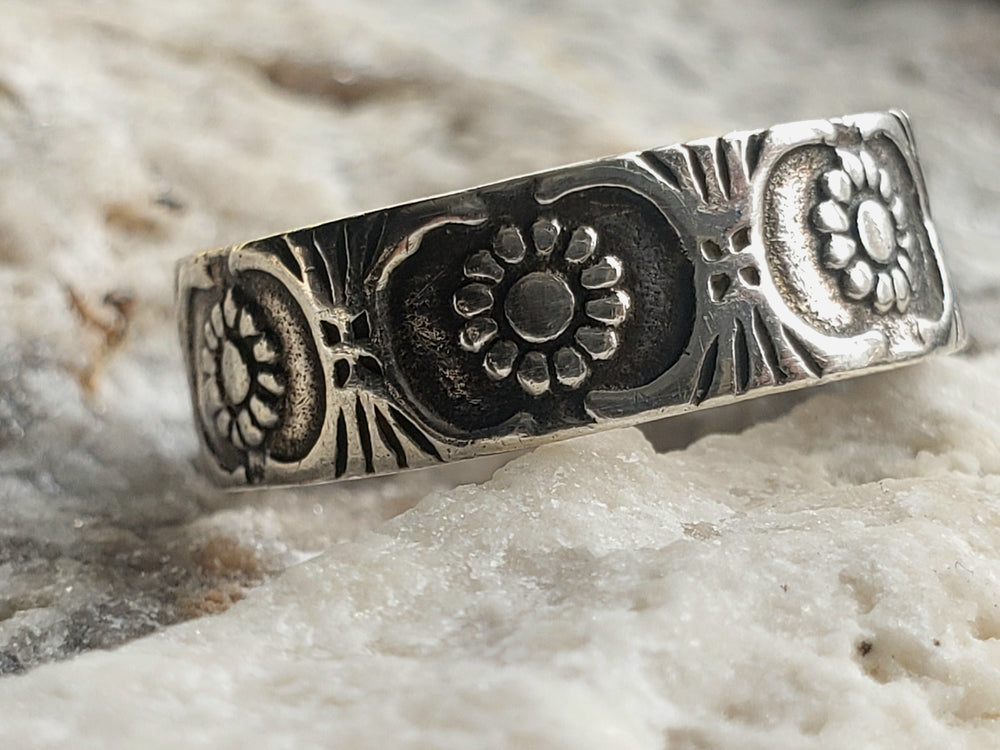 Silver patterned band / Daisy  floral band / Silver Wide Band