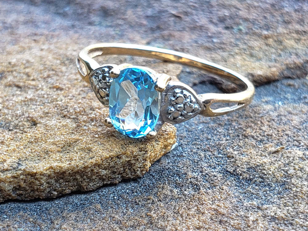 Blue Topaz Ring / December Birthstone Ring / Sky-Blue Topaz ring