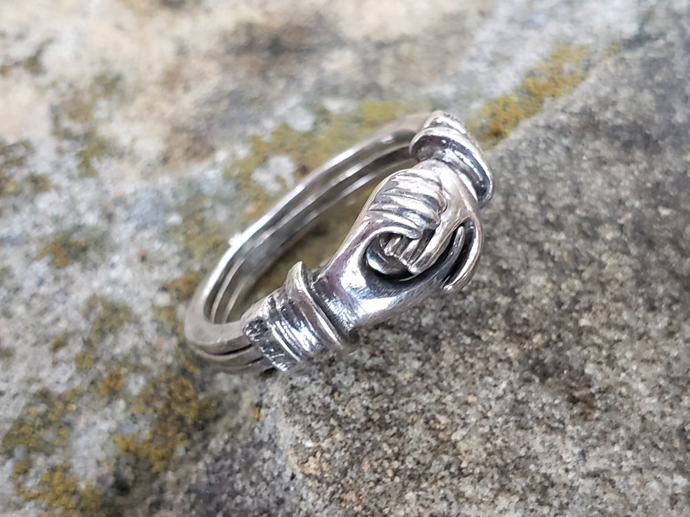 Fede Gimmel Ring / Claddagh Ring / Hands clasping band / Hidden Heart / Promise Ring