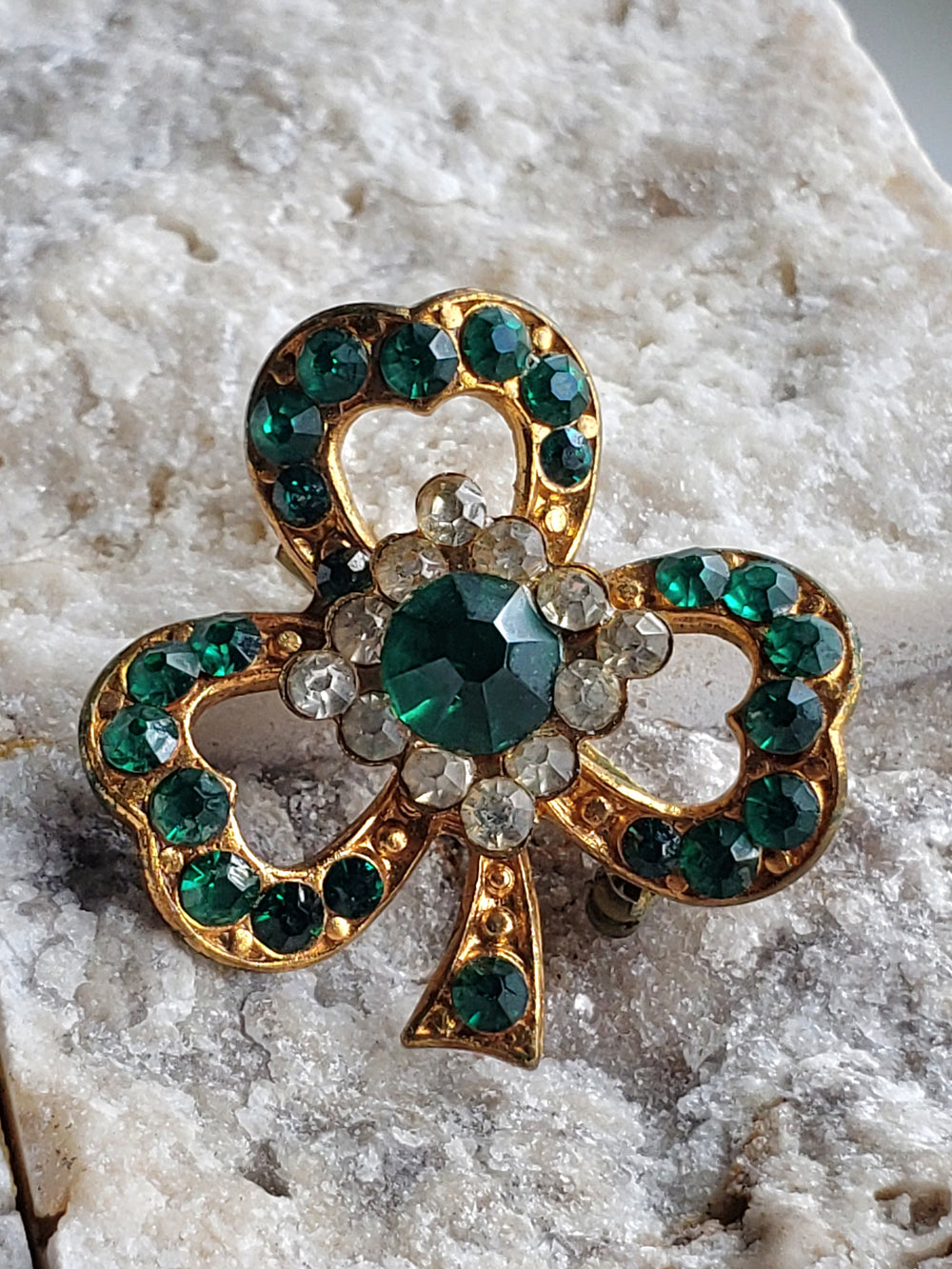 Irish Shamrock brooch / Rhinestone Green Three Leaf Clover / Vintage Brooch