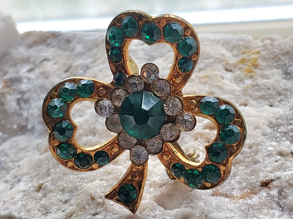 Irish Shamrock brooch / Rhinestone Green Three Leaf Clover / Vintage Brooch