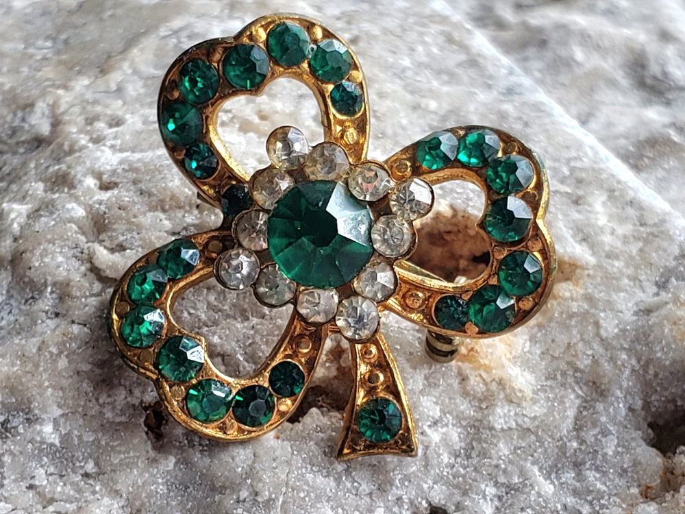 Irish Shamrock brooch / Rhinestone Green Three Leaf Clover / Vintage Brooch