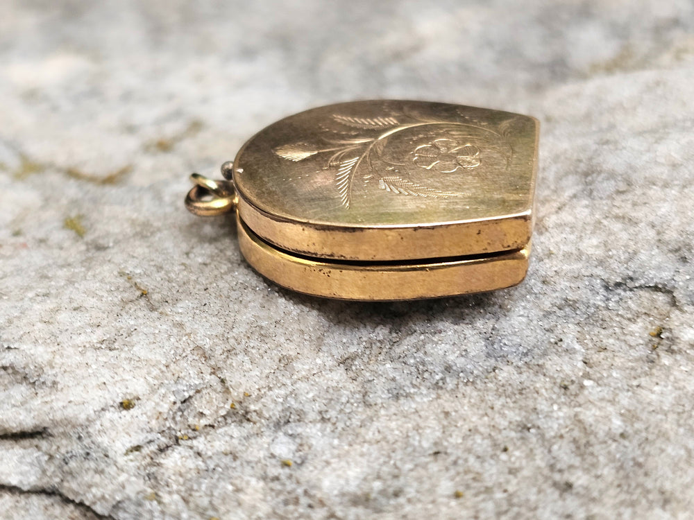 Victorian Horseshoe Gold Filled Locket / Heron Engraved Locket