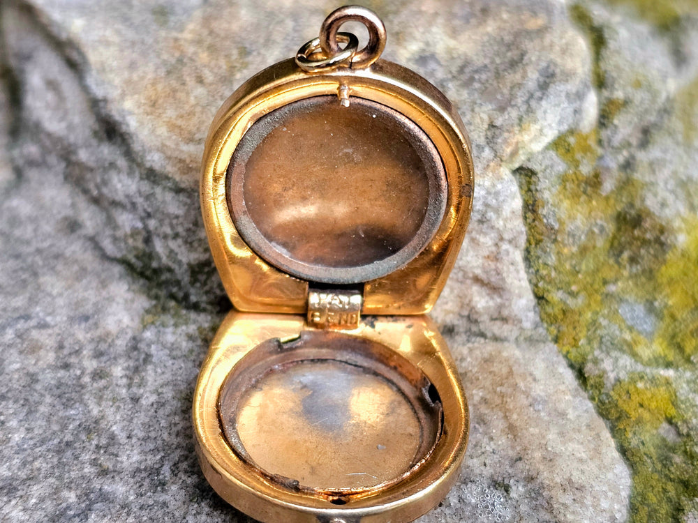Victorian Horseshoe Gold Filled Locket / Heron Engraved Locket
