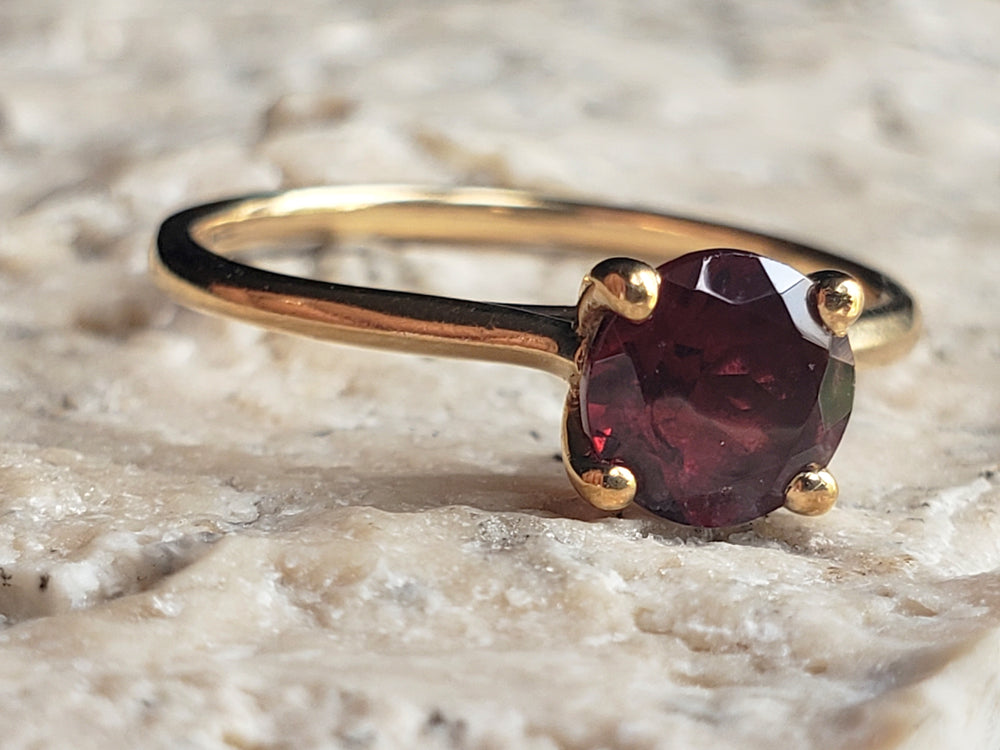Garnet Ring / January Birthstone Ring
