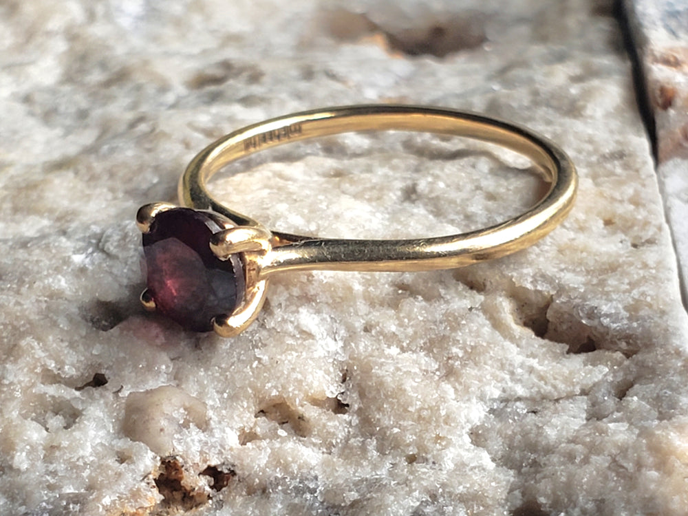 Garnet Ring / January Birthstone Ring