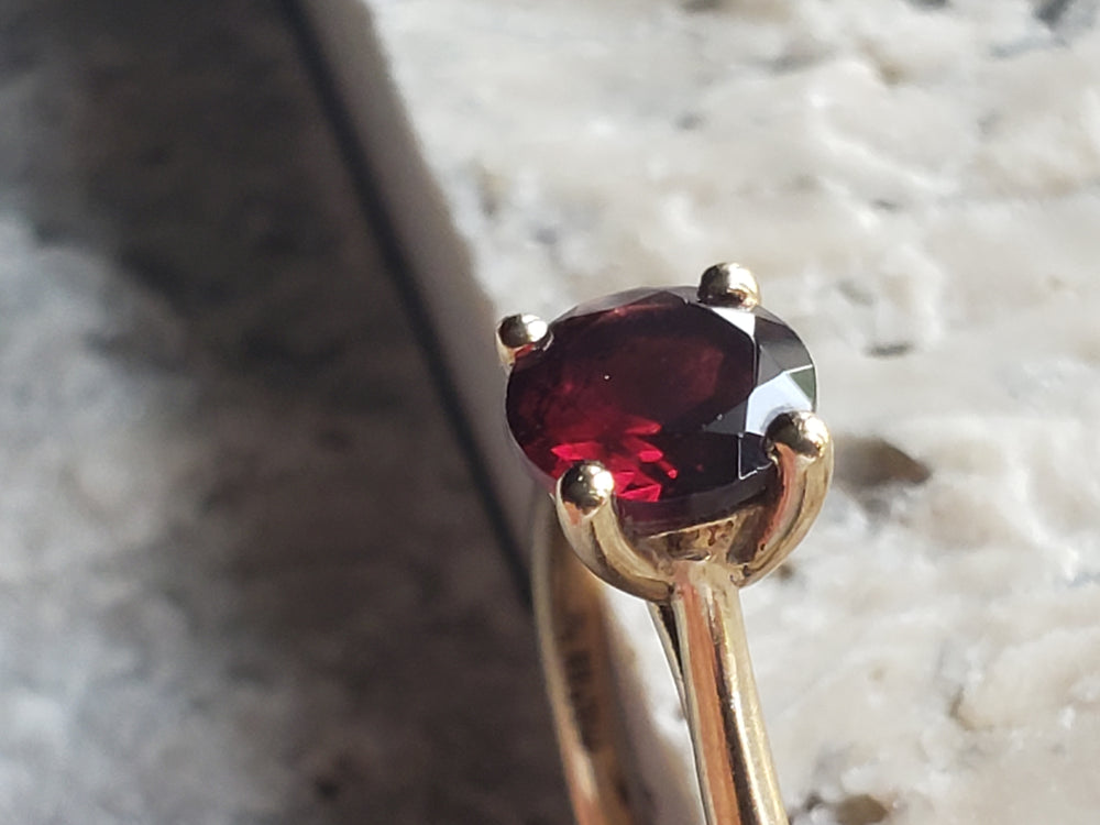 Garnet Ring / January Birthstone Ring