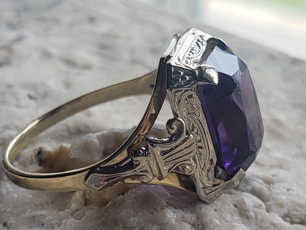 Art Deco Pinky Ring / Amethyst Signet Ring