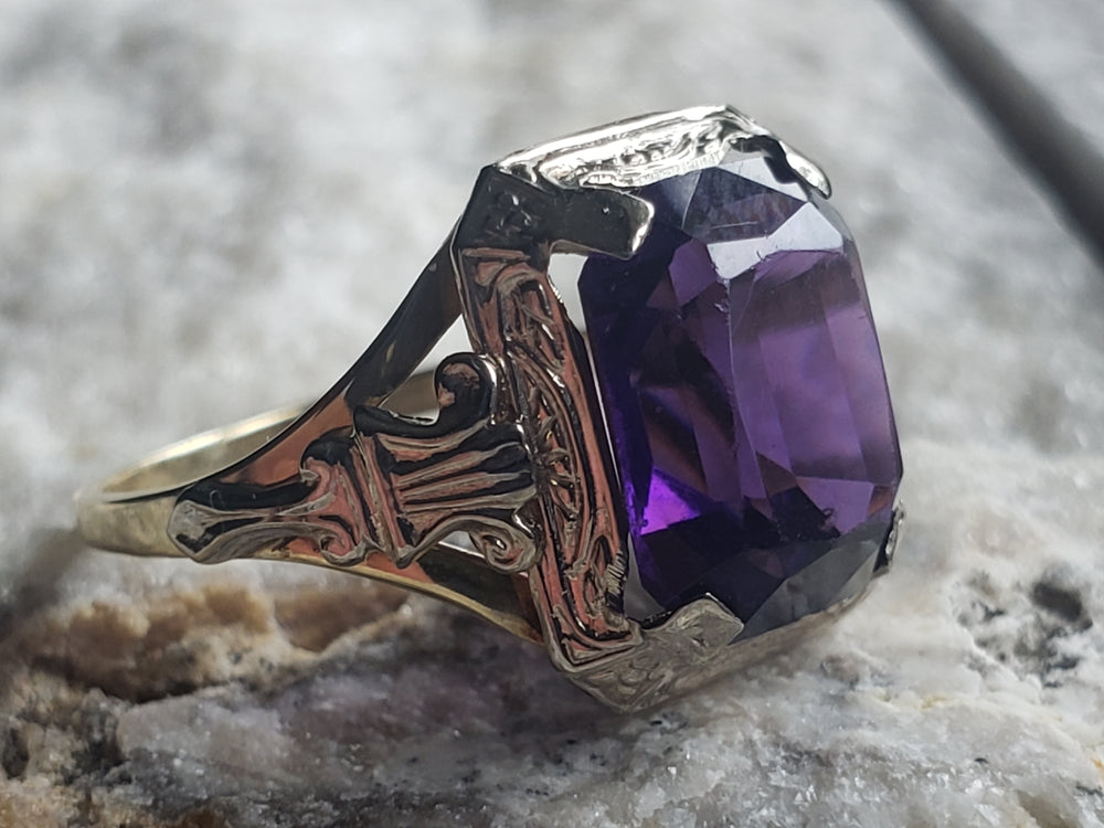 Art Deco Pinky Ring / Amethyst Signet Ring