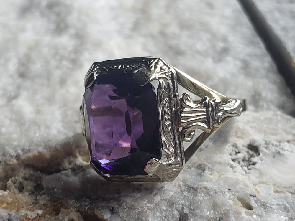 Art Deco Pinky Ring / Amethyst Signet Ring