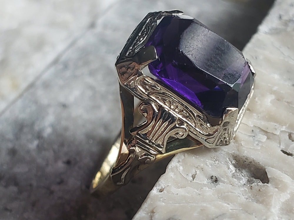 Art Deco Pinky Ring / Amethyst Signet Ring